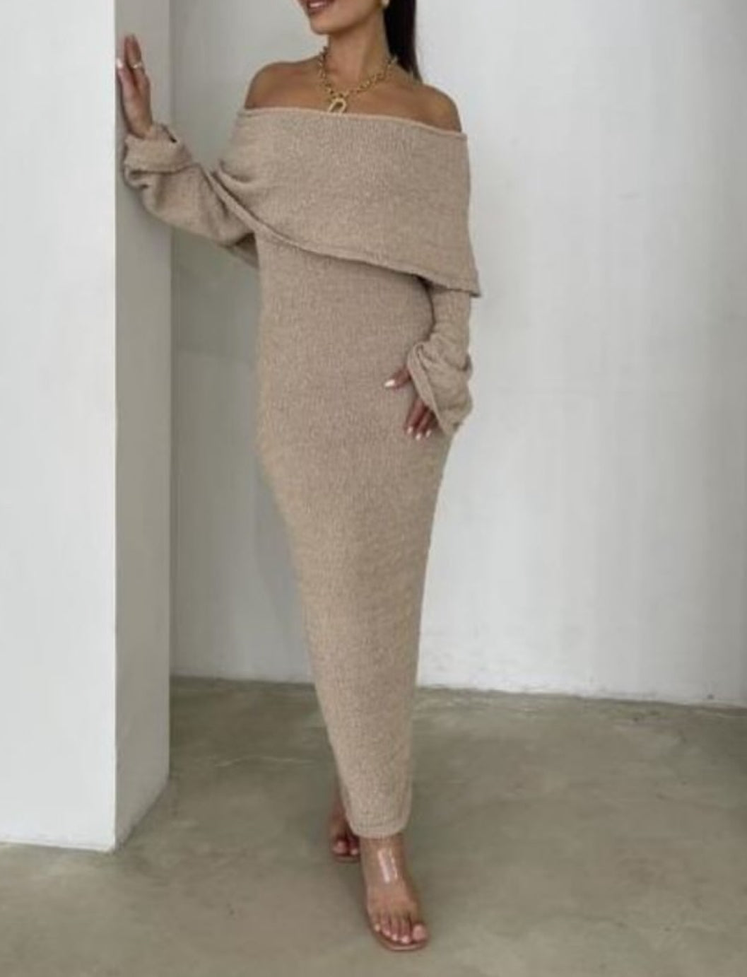 ‘Nilli’ beige dress