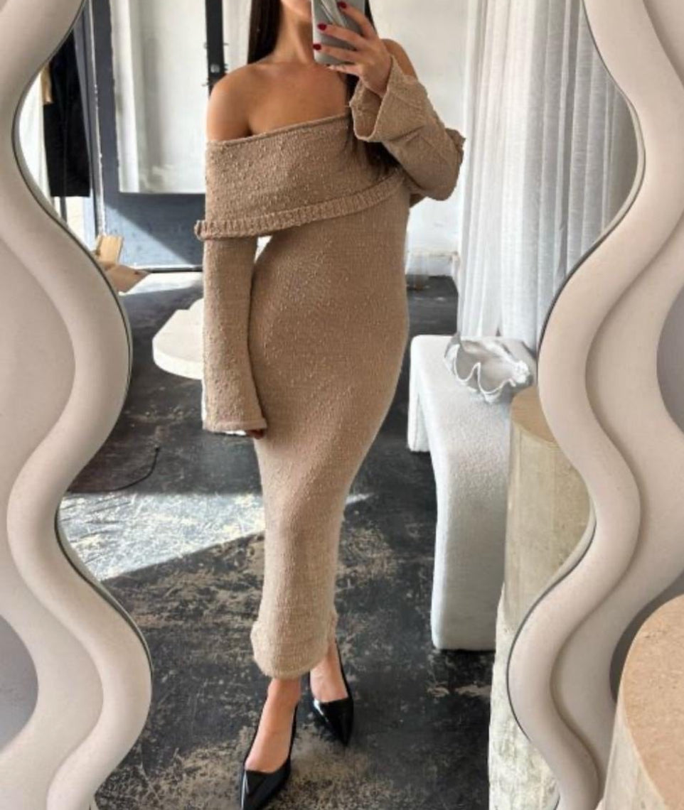 ‘Nilli’ beige dress