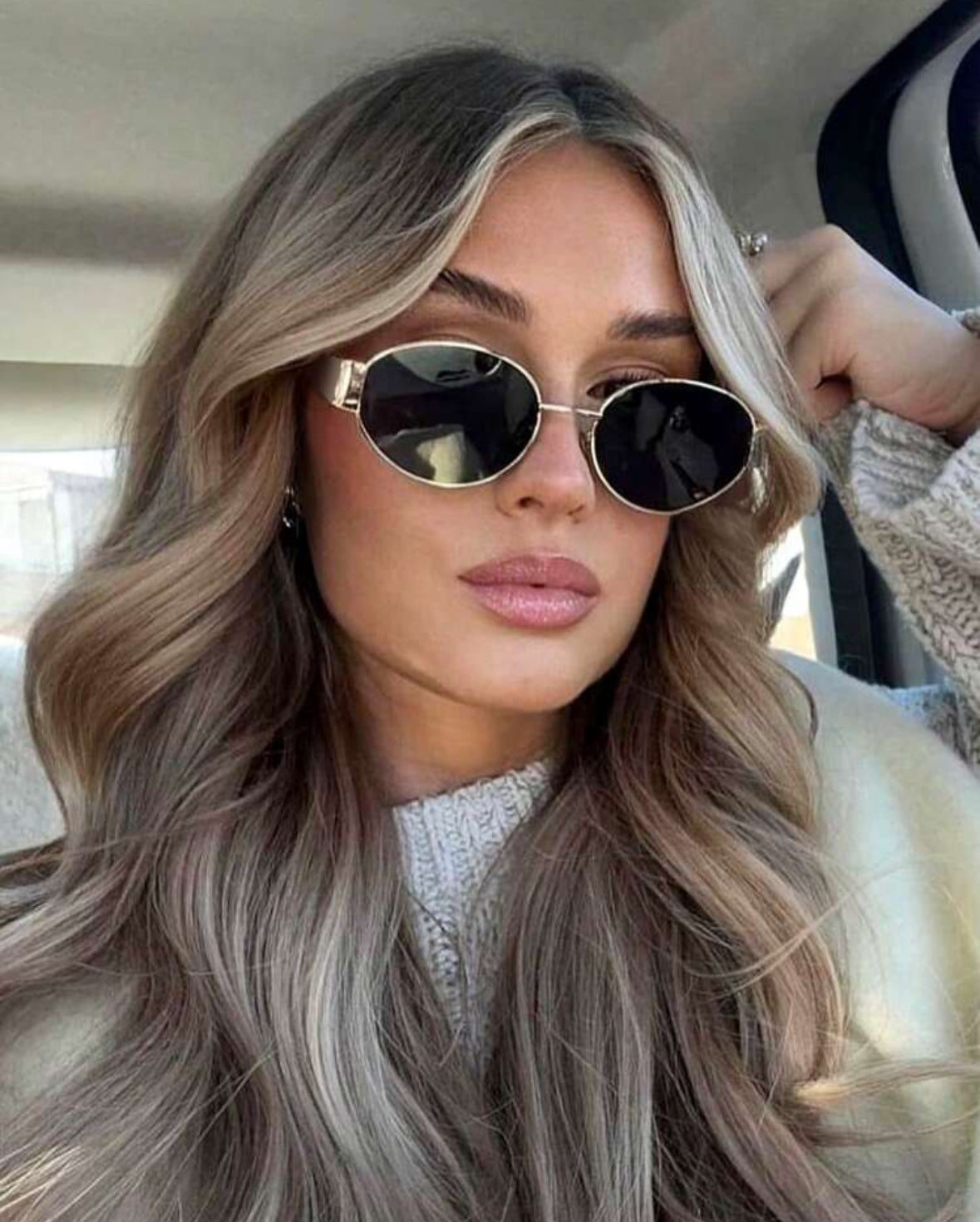 ‘Tyra’ gold sunglasses