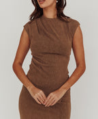 ‘Desse’ set in brown