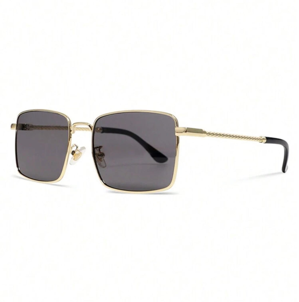 ‘Rizzo’ black sunglasses