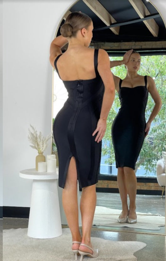 ‘Yasmine’ black dress
